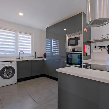 Sunny Caparica House וילה *