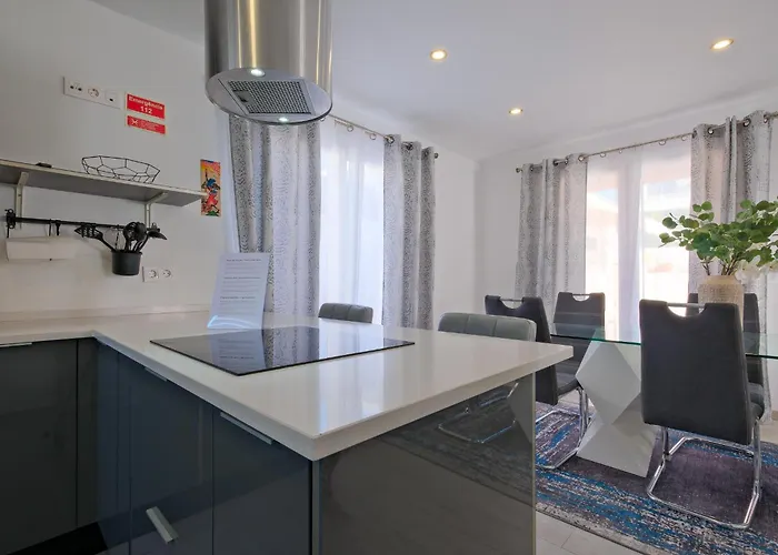 Sunny Caparica House Villa *