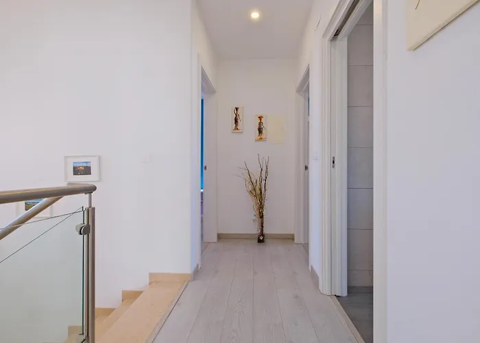 Sunny Caparica House *