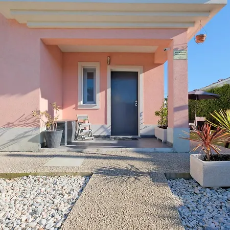 Sunny Caparica House