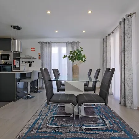 Sunny Caparica House *