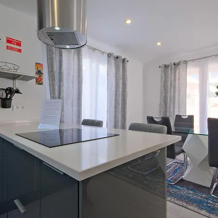 Sunny Caparica House 빌라 *