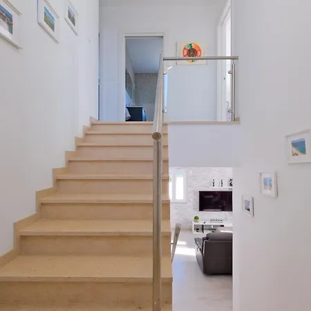 Sunny Caparica House * 차르네카