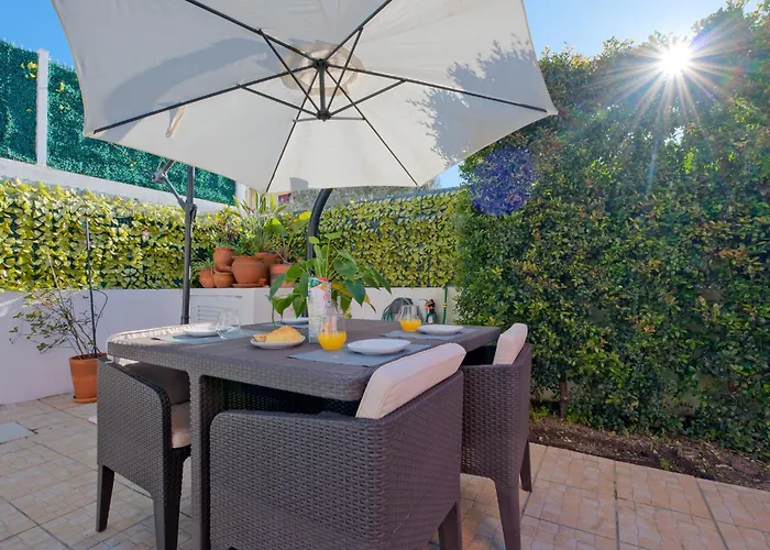 فيلة Sunny Caparica House تشارنكه