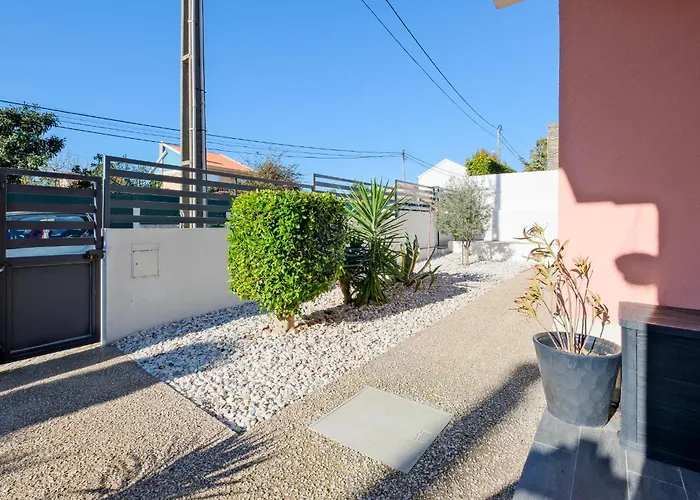 Sunny Caparica House