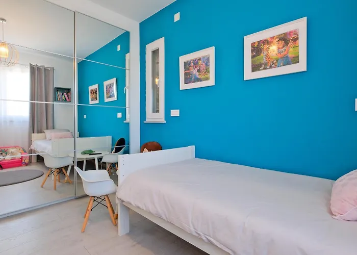 Sunny Caparica House *