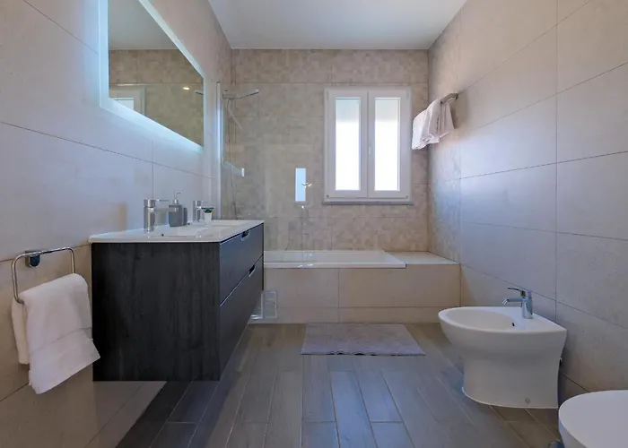 Sunny Caparica House فيلة تشارنكه