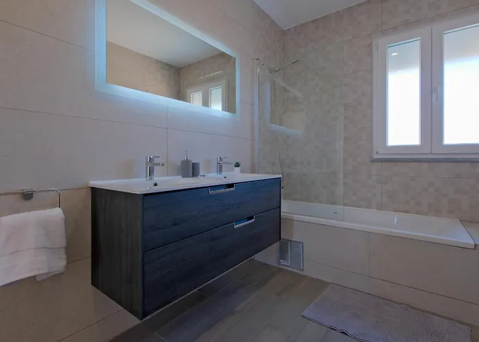 Sunny Caparica House فيلة *